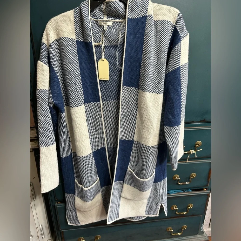 Cardigan - Picture 1 of 1